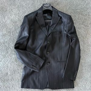Italian made virgin wool mens 3 button black pinstripe suit